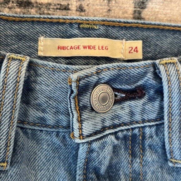 Levi’s rib cage wide leg jeans - Picture 3 of 6